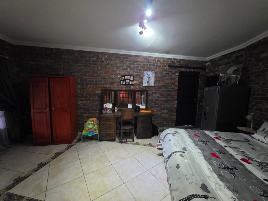 3 Bedroom Property for Sale in Vaalpark Free State